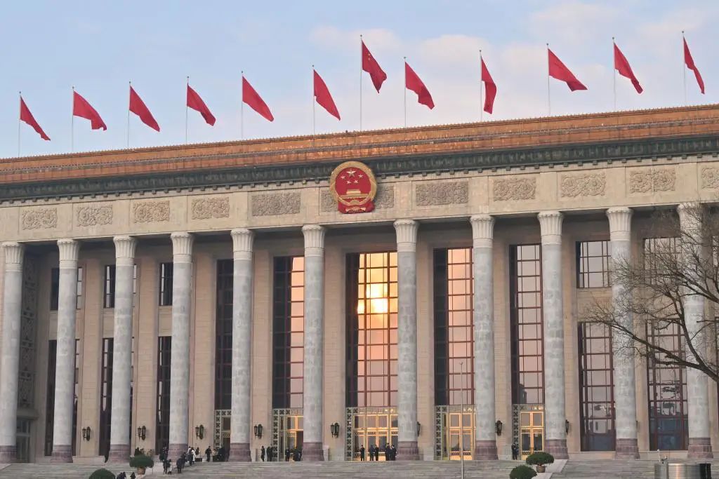 李強提到：新型儲能、“沙戈荒”、海上風電